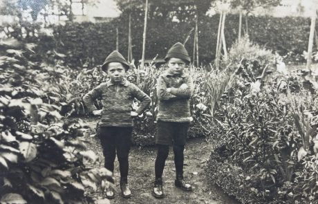 Karl Dornseifer (links) im Garten